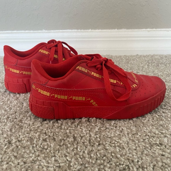 Boys red Puma sneakers - Picture 1 of 6